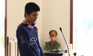 Thiếu niên cướp 95 nghìn đồng của cụ bà ở Cần Thơ bị tuyên 5 năm tù