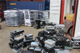 Tìm giải pháp xử lý 3.200 container phế liệu tại cảng biển TPHCM