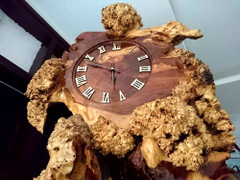 Chiếc đồng hồ gốc me trăm tuổi độc nhất vô nhị tại Việt Nam