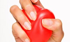 10 dấu hiệu cảnh báo cơn đau tim phụ nữ cần chú ý