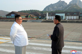 Ông Kim Jong-un yêu cầu dỡ khu du lịch do Hàn Quốc xây ở núi Kumgang