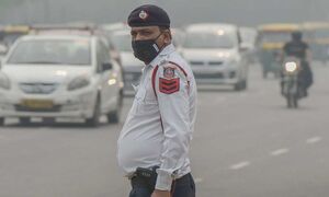Ô nhiễm không khí ở mức nguy hiểm, New Delhi cấm xe theo biển chẵn, lẻ