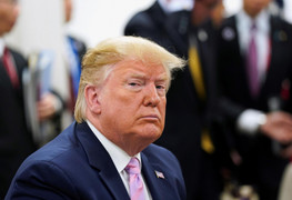 Hai nhân viên Nhà Trắng từ chức nghi do bất đồng với Tổng thống Trump