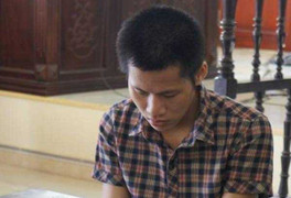 Bị xô ngã 2 lần, mang dao đi chém người trả thù