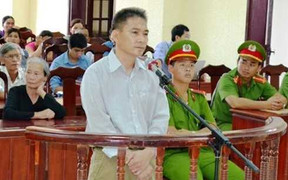 14 năm tù cho cán bộ trại giam bắn chết cấp trên