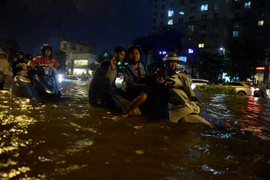 Cảnh báo chiều nay mưa ngập Sài Gòn