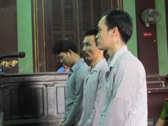 'Đại ca' bị đánh, nhóm đàn em tra tấn bạn tù đến chết