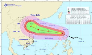 Lũ lụt vẫn hoành hành miền Trung, bão Sarika diễn biến phức tạp