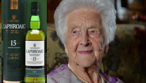 Cụ già 110 tuổi người Anh tiết lộ bí quyết sống lâu nhờ... rượu