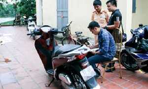 Người phụ nữ chở con trai chết trên quốc lộ: Xuất hiện dấu vết khó lý giải