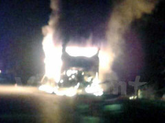 Xe khách giường nằm chở hơn 20 khách bốc cháy trong đêm