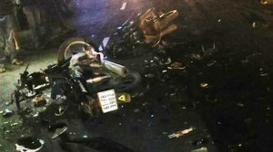 Xe máy kẹp 5 gặp tai nạn, 6 người thương vong