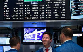 Ông Donald Trump đắc cử, chứng khoán toàn cầu khởi sắc