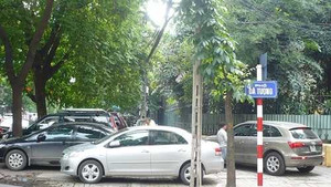 Hà Nội thí điểm đỗ xe chẵn, lẻ trên nhiều tuyến phố trung tâm