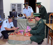 Bắt giữ gần 3 tấn pháo điện 'tuồn' vào Quảng Ninh