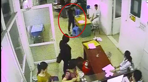 Côn đồ ngang nhiên lao vào bệnh viện hành hung nhân viên y tế