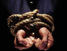 Giải cứu con tin nước ngoài bị bắt để đòi nợ, phát hiện tội phạm truy nã quốc tế