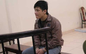 Gã trai 'điên tình' tạt xăng đốt phòng trọ người yêu cũ