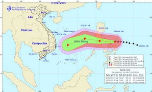 Bão Nock-ten mạnh lên thành siêu bão tiến vào Biển Đông