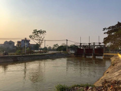 Xả nước phục vụ gieo cấy vụ Đông Xuân 2016 - 2017