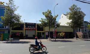 Người đàn ông bị côn đồ chém chết trong quán bar