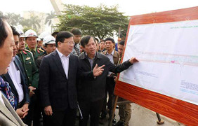 Chủ tịch Hà Nội: Phải thu hồi hàng triệu ô tô, xe máy 'quá đát'