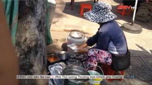 Video: Nhìn cảnh hãi hùng này ai còn dám ăn ở hàng quán vỉa hè?