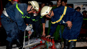 Cháy kéo dài kỷ lục tại Trà Nóc do... thiếu nước chữa cháy!