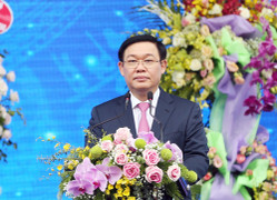 Phó Thủ tướng Vương Đình Huệ chúc mừng Đại học Vinh nhân kỷ niệm 60 năm thành lập