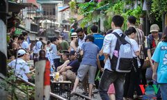 'Phố cà phê đường tàu' sao có thể coi là nét văn hóa Hà Nội