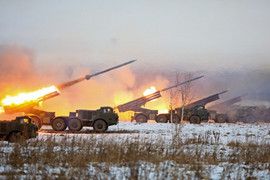 Xem Lực lượng Tên lửa và Pháo binh Nga phô diễn hỏa lực vô song