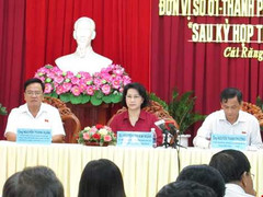 'Nhiều cán bộ, con cán bộ ở biệt thự, đi xe tốt, đất đai mênh mông'