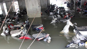 Trở lại bãi xe hàng ngàn chiếc bị 'đánh đắm' trong mưa ngập ở Sài Gòn