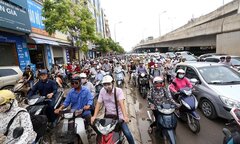 Ý thức tham gia giao thông của người Việt không bằng con kiến!