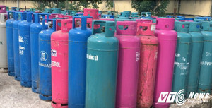 Công an tìm thấy nhiều vỏ bình gas bị 'cắt tai, mài vỏ' trong Công ty Hải Dương Gas