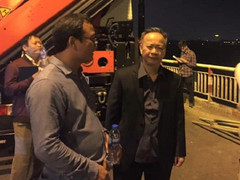 Ô tô tông lao xuống sông Hồng mất tích: Tìm thấy một số bộ phận nghi của chiếc ô tô