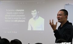 Ảnh: Buổi dạy miễn phí của thầy giáo chữa 'bệnh' sợ tiếng Anh cho giới trẻ ở Hà Nội