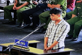 Xét xử cựu trung tướng Phan Văn Vĩnh và đồng phạm: 'Hacker 9X' khai chiêu lừa đảo 55 triệu đồng qua Facebook