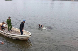 Nghĩ quẩn, người đàn ông ngâm mình dưới hồ ở Thủ đô giữa trời giá rét