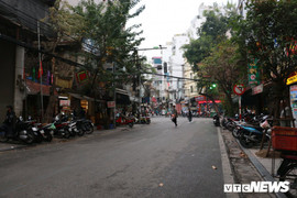 Bến xe, phố phường Thủ đô thông thoáng khác thường ngày đầu đi làm sau kỳ nghỉ Tết