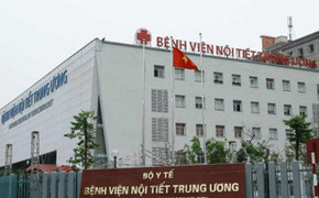 Truy tố 4 kẻ đánh Giám đốc Bệnh viện Nội tiết Trung ương nứt vòm sọ