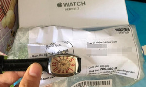 'Bóc phốt' đồng hồ giá 280 nghìn đồng không như quảng cáo, cô gái bị dân mạng 'ném đá'