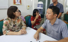 Gia đình bé trai thiệt mạng ở trường Gateway cùng luật sư làm việc với công an