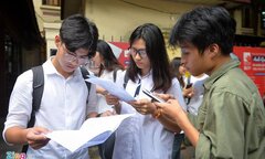 Đại học Sư phạm còn đang sống dở chết dở thì trường cao đẳng tồn tại để làm gì?