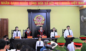 Xử gian lận thi cử ở Sơn La: Tòa trả hồ sơ làm rõ việc đưa, nhận hàng tỷ đồng