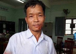 Nhóm người xăm trổ xông vào trường hành hung bảo vệ