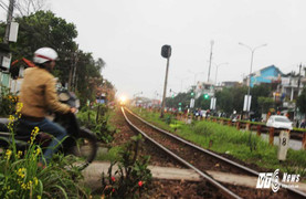 Tai nạn thảm khốc vì những kẻ liều mạng vượt đường sắt khi tàu đang đến