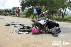 Tai nạn 3 người chết ở Hà Tĩnh: 'Xe máy phóng rất nhanh, tông thẳng vào xe biển xanh'