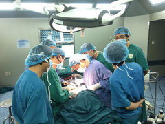 Phẫu thuật thành công bệnh nhân bị khối u tái phát xâm lấn khí quản