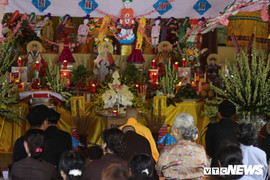 Ảnh: Hàng trăm tăng ni phật tử làm đại lễ cầu siêu cho anh hùng liệt sĩ ở Quảng Bình